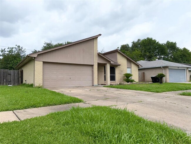 Building Photo - 10202 Hollow Canyon Dr