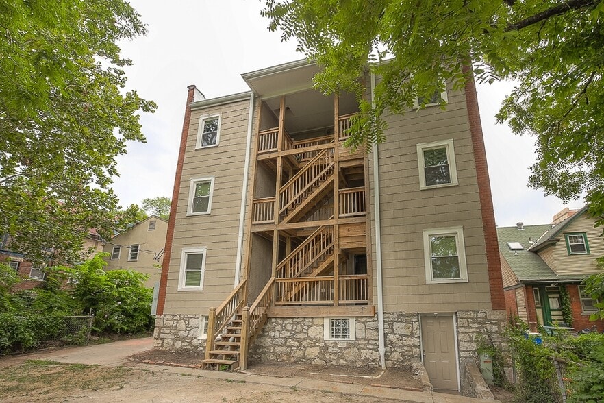 Building Photo - 3603 Central St