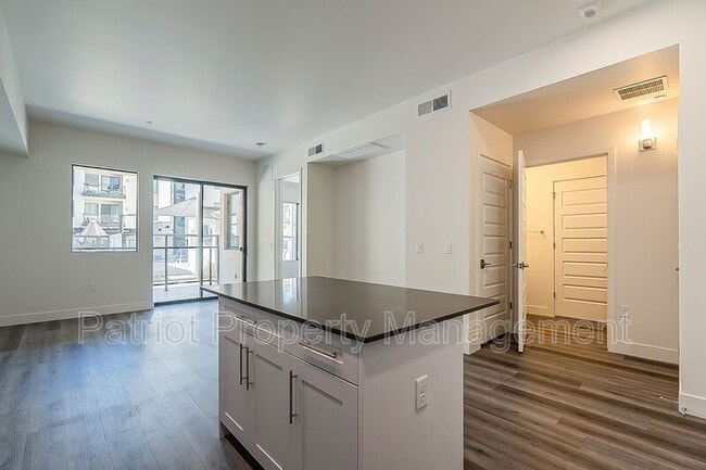 Building Photo - 7300 E Earll Dr