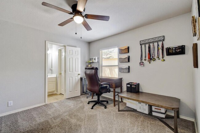 Building Photo - 2354 Oak Pebble