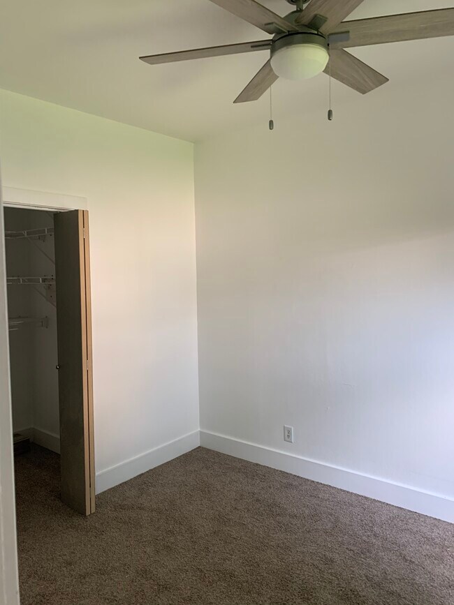 Building Photo - 120 W Burr Oak