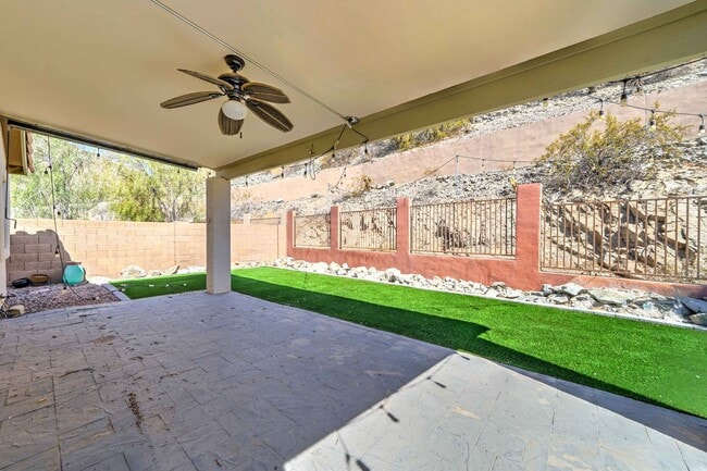 Building Photo - 2014 E Glenhaven Dr