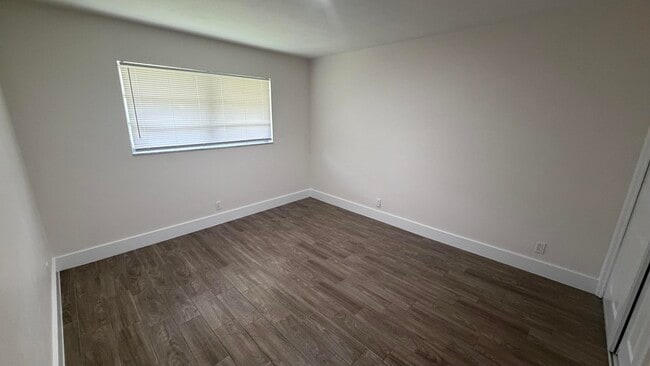 Building Photo - 4061 NW 9th Ave