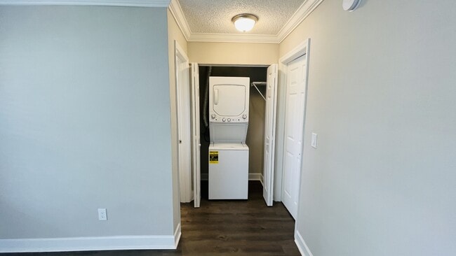 Building Photo - 2536 Woodgate Blvd