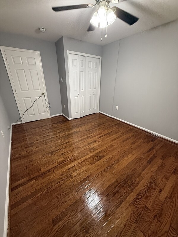 Building Photo - 925 N 28th St