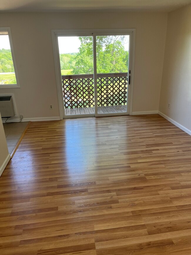 Building Photo - 3020 Fernbrook Ln