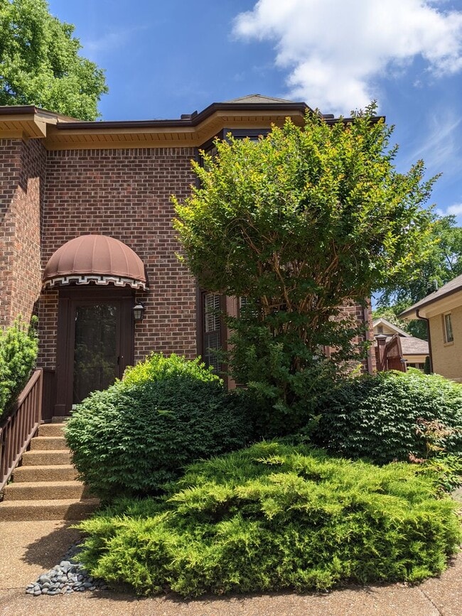 Building Photo - Townhome Prime Location in Old West End.