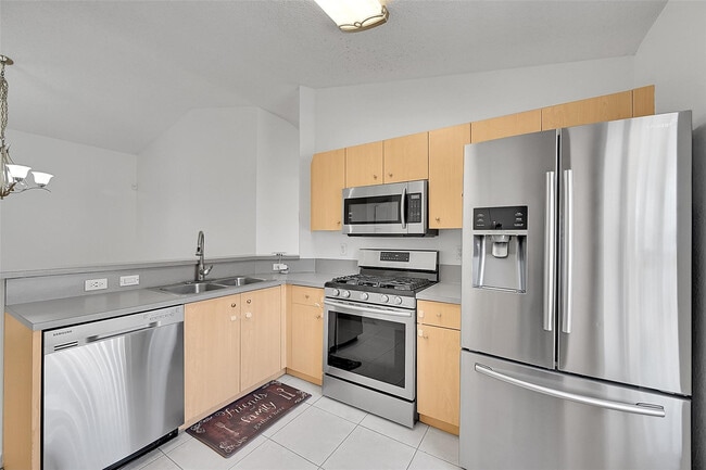 Building Photo - 5361 NW 90th Ave