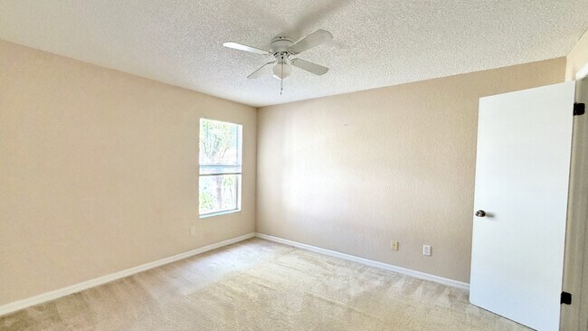 Building Photo - 5144 Conroy Rd