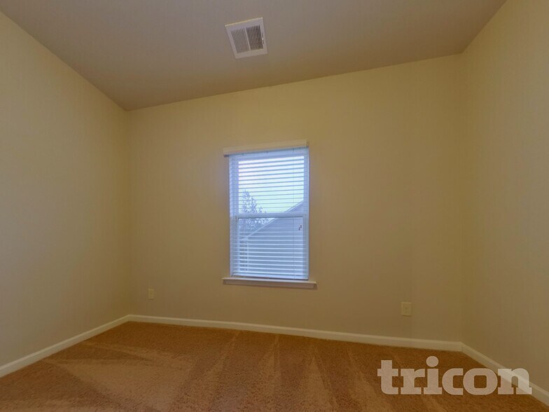 Building Photo - 55 Thorndale Ct