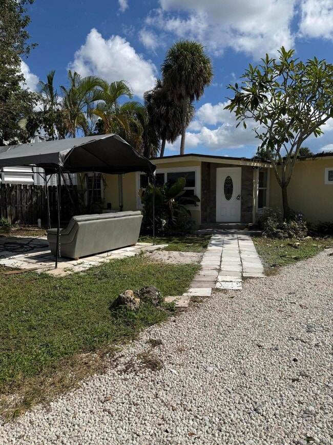 Building Photo - 192 Caroline Dr