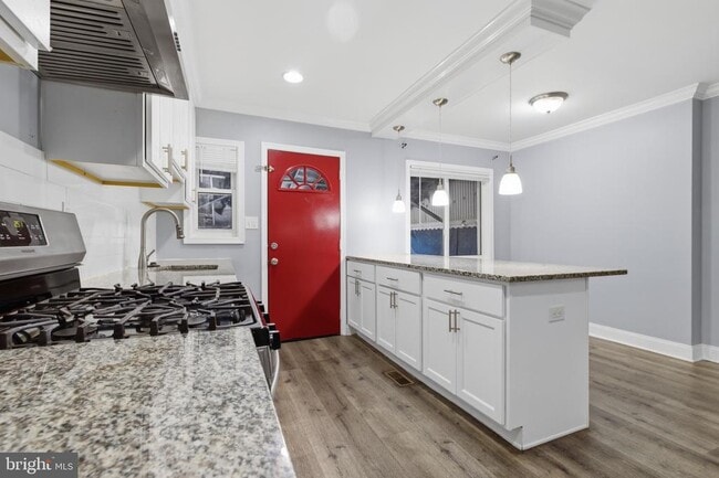 Building Photo - 811 Mildred Ave