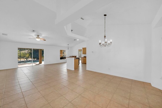 Building Photo - 214 SW Milburn Cir