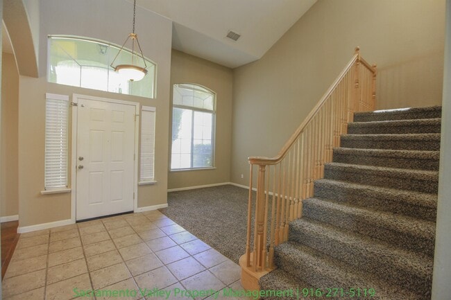 Building Photo - 2400 Snowy Egret Ct