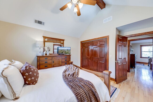 Building Photo - 357 Wilfar Strasse