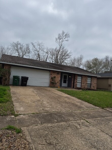 Building Photo - 15735 Munson Ln