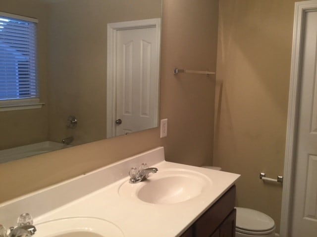 Building Photo - 887 Jennifer Lane