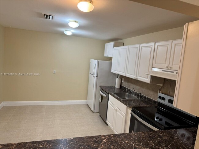 Building Photo - 4063 SW 51st St