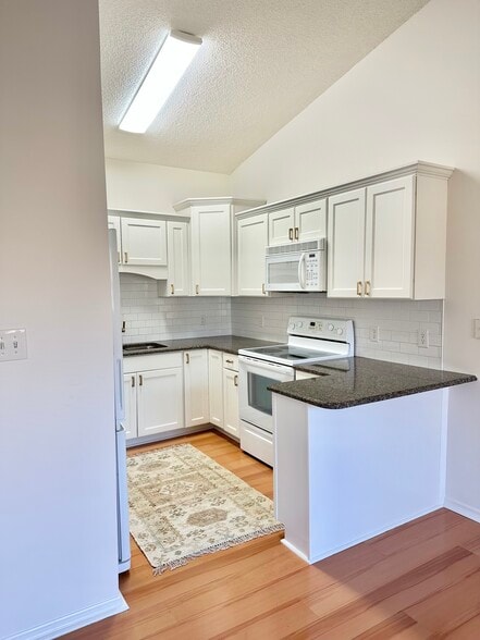 Building Photo - 8621 Flagstone Way