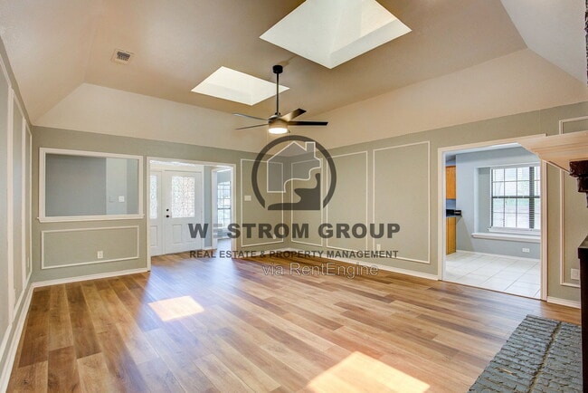 Building Photo - 3914 Meadow Dr