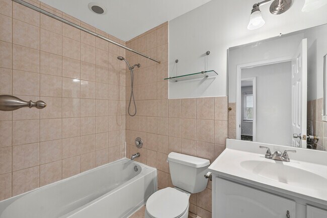 Building Photo - 2158 Countryside Cir