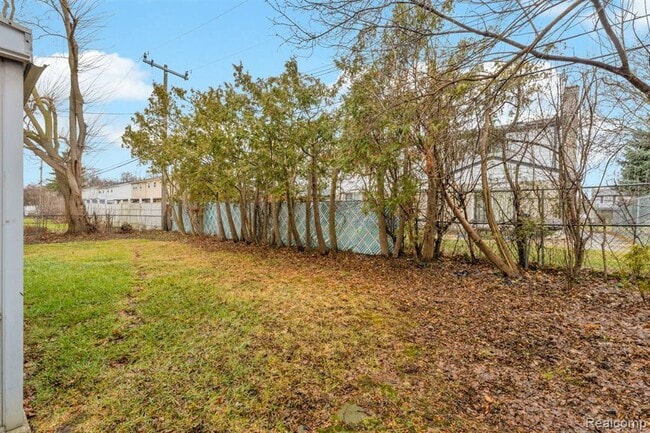 Building Photo - 17471 Evans St