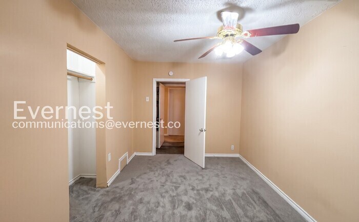 Building Photo - 5405 Shirley St