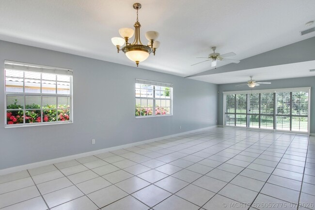 Building Photo - 10870 SW Dardanelle Dr