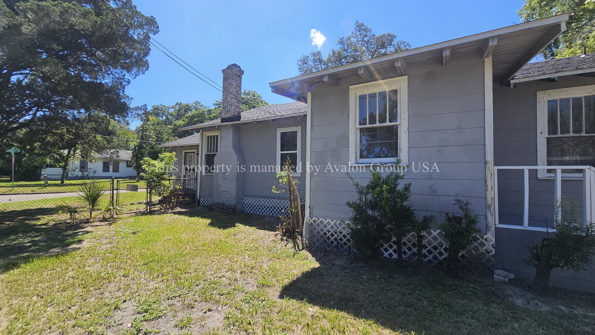 Building Photo - 6510 Avalon St