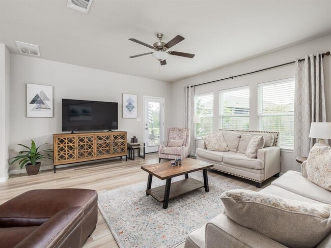 Building Photo - 2810 Dell Hollow Dr