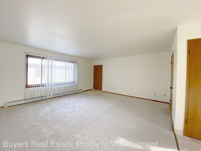 Building Photo - 8118 Boundary Ave
