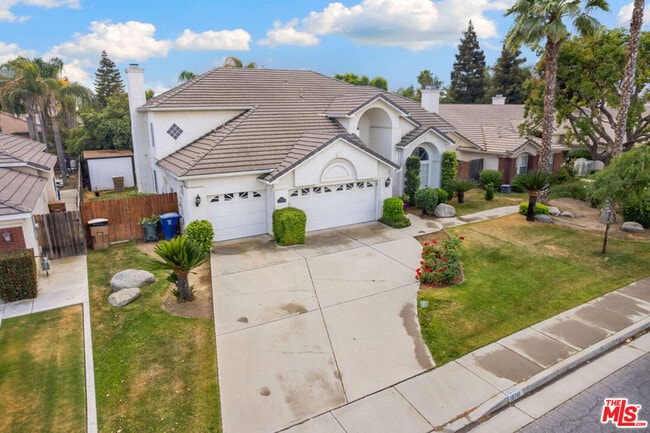 Building Photo - 10711 4 Bears Dr