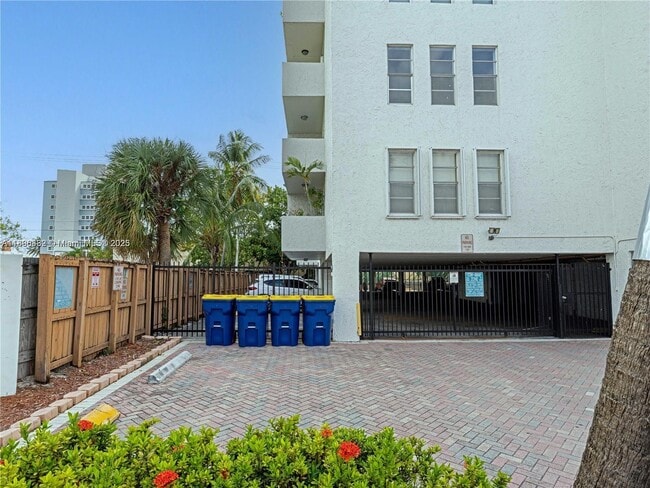 Building Photo - 6545 Indian Creek Dr