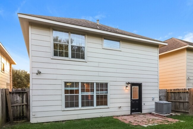 Building Photo - 11118 Opatrny Meadows Ln