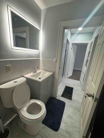 Building Photo - 1052 Covert Ave