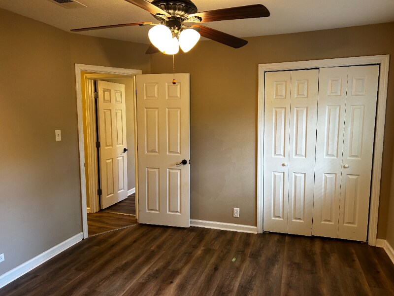 Building Photo - 105 Cardinal St