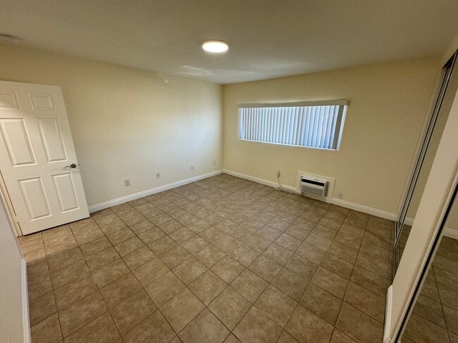 Building Photo - Greenfield Area