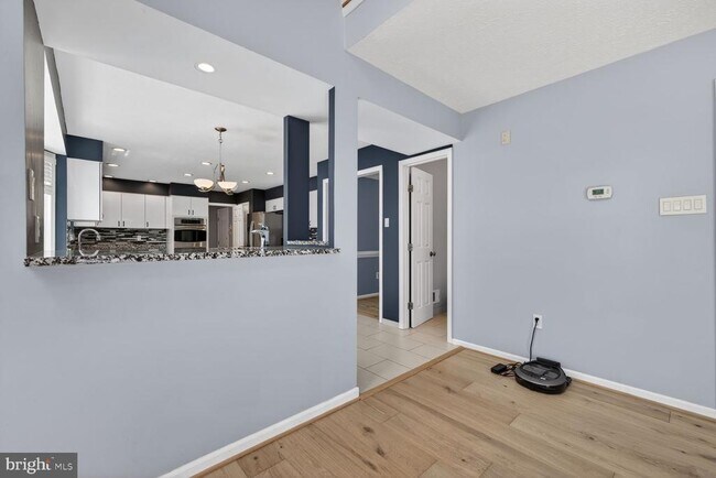 Building Photo - 12320 Pissaro Dr