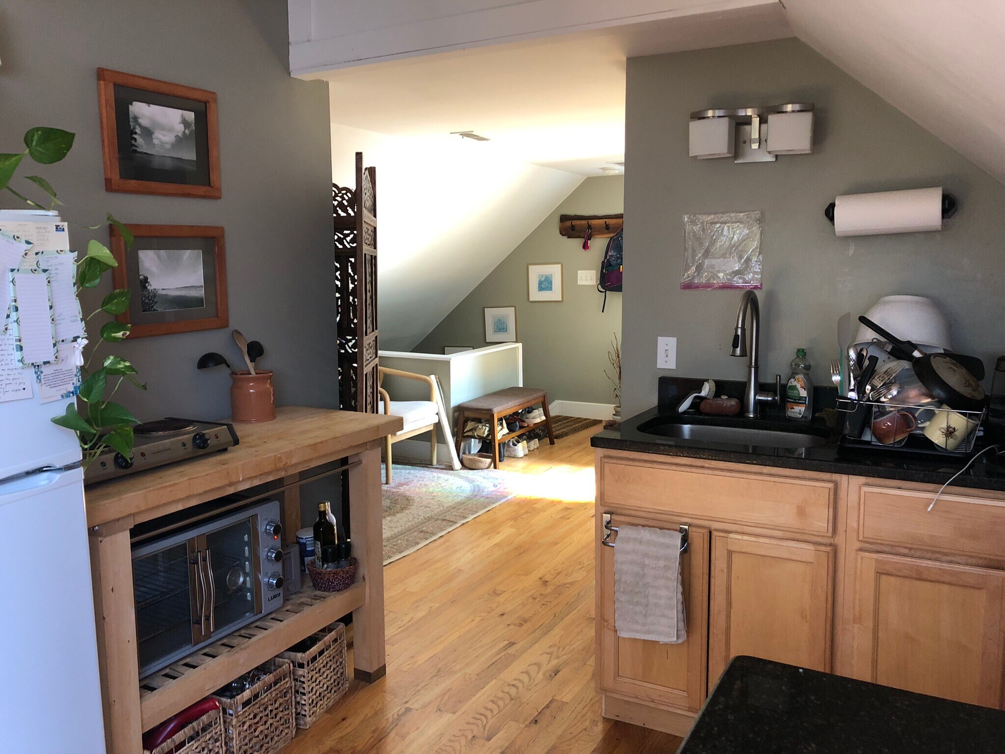 kitchen - 2465 E 124th St