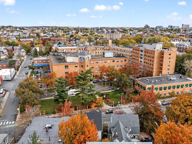 Building Photo - 1578 Cambridge St