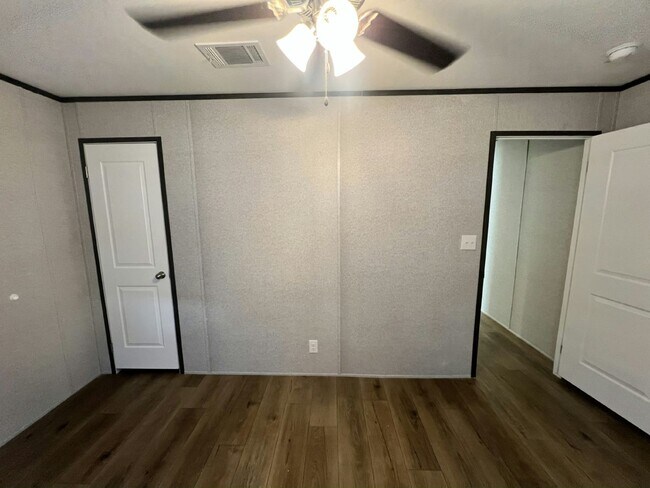 Building Photo - 35 Park Pl