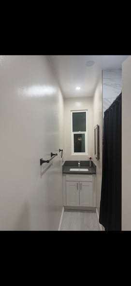 Bathroom - 231 Columbia Pl
