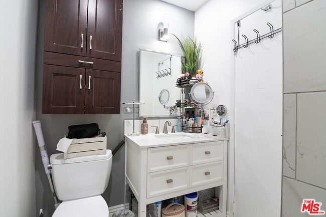 Building Photo - 333 S Serrano Ave