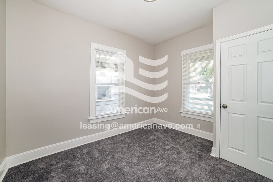 Building Photo - 906 W Virginia Ave