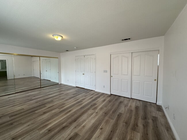 Building Photo - 9156 Sangria Ln
