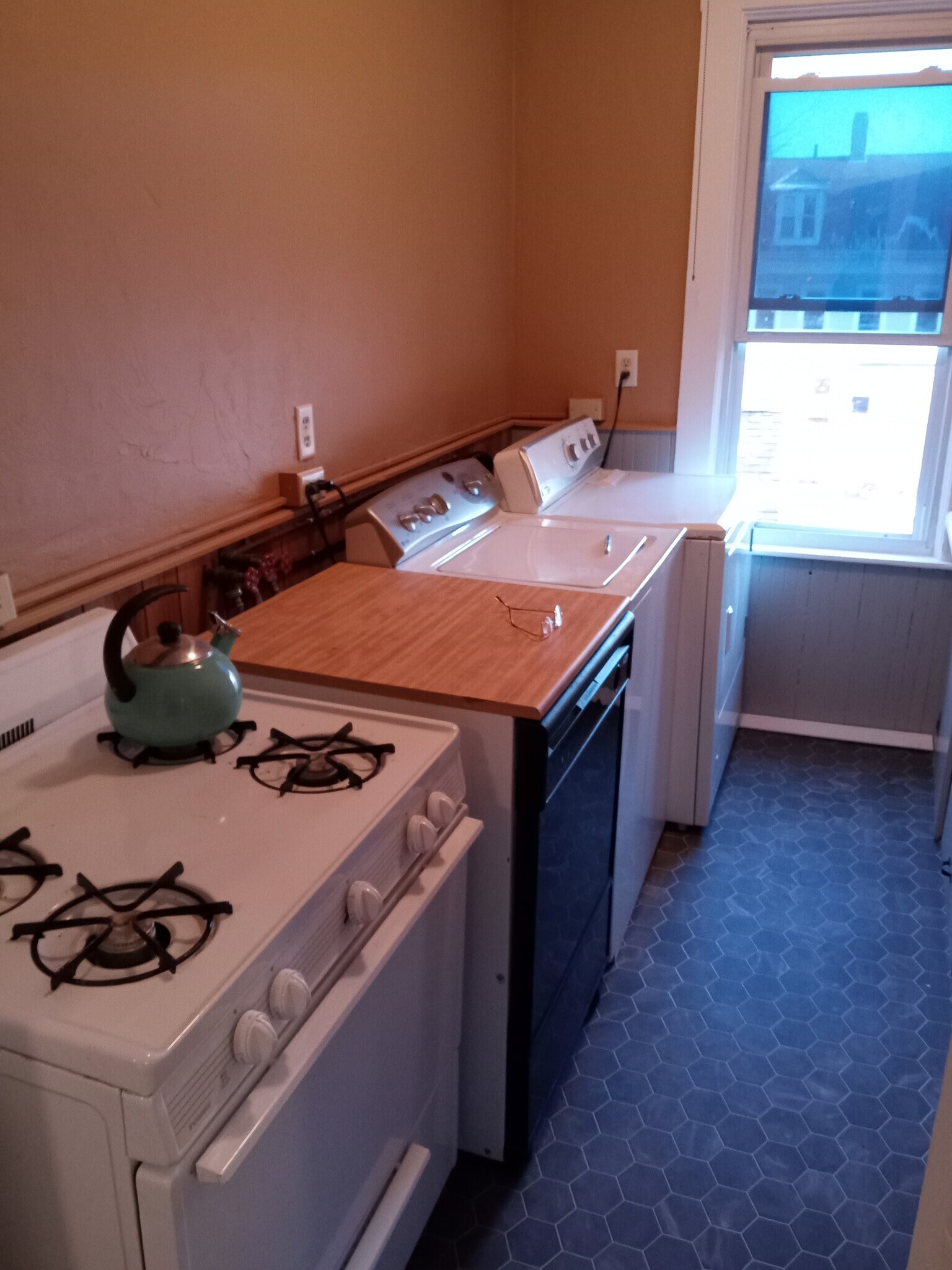 Kitchen - 550 S Main St