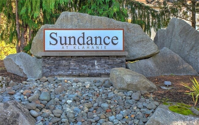 Building Photo - Beautifully Updated 2 Bedroom 2 Bath Sammamish Condo in Sundance at Klahanie!