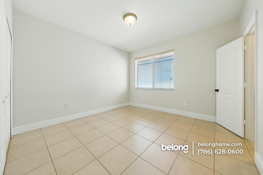 Building Photo - 15386 SW 21 Ln