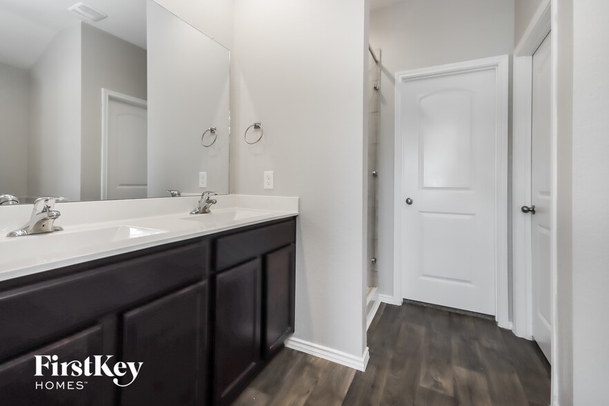 Building Photo - 18286 Eaton Mill Dr