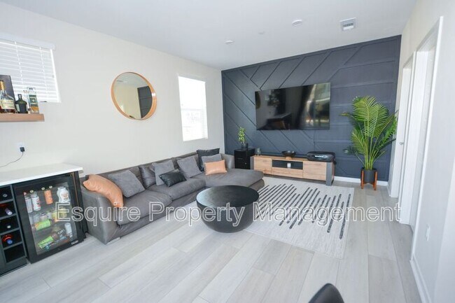 Building Photo - 649 Winchester Dr